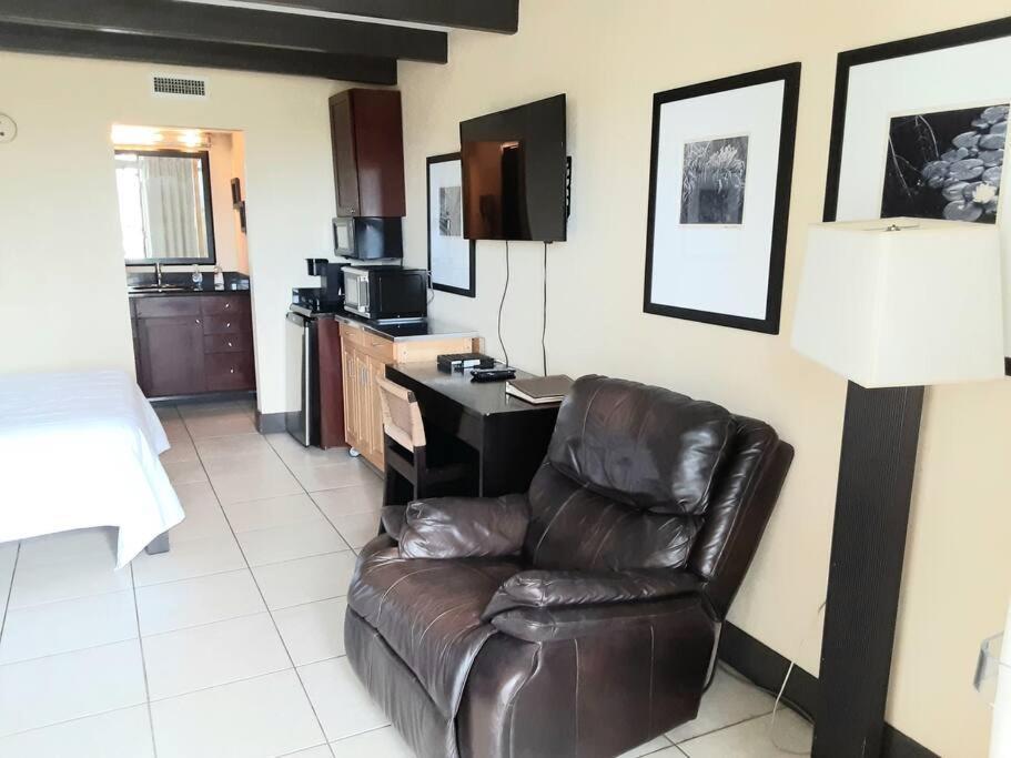 רסקין Beautiful One Bedroom Resort-Style Studio With Pool And Beach Access מראה חיצוני תמונה